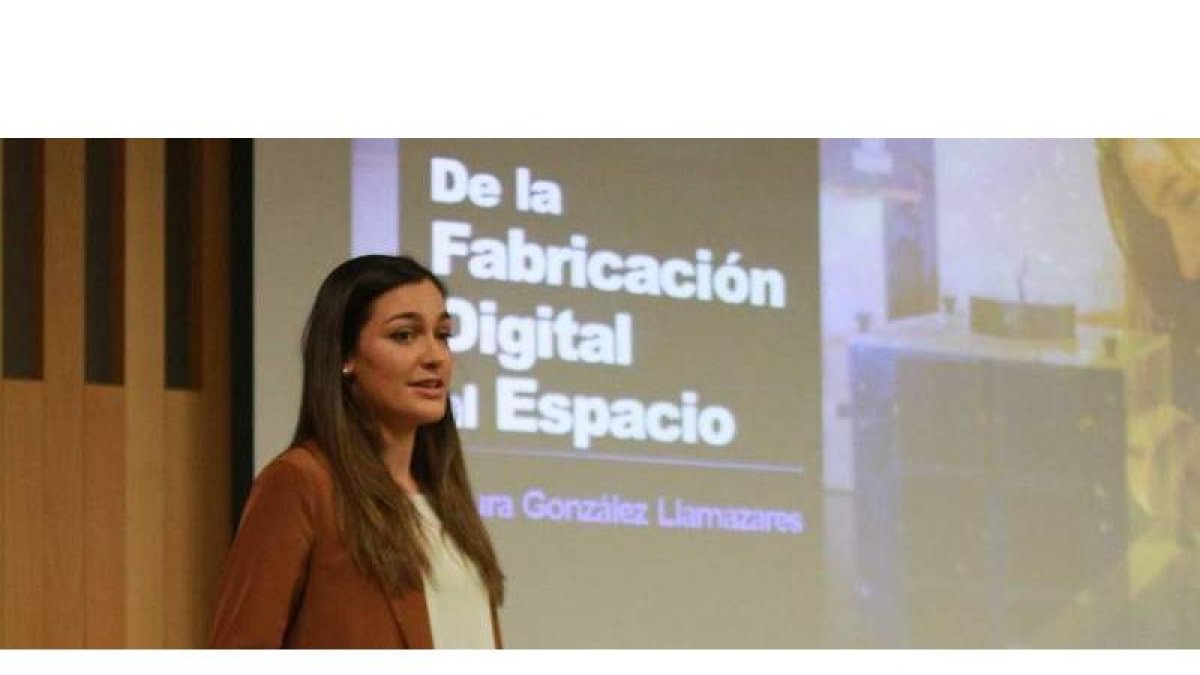 Laura González, durante su conferencia ayer en las jornadas de los biotecnólogos. SERGIO LORENZO
