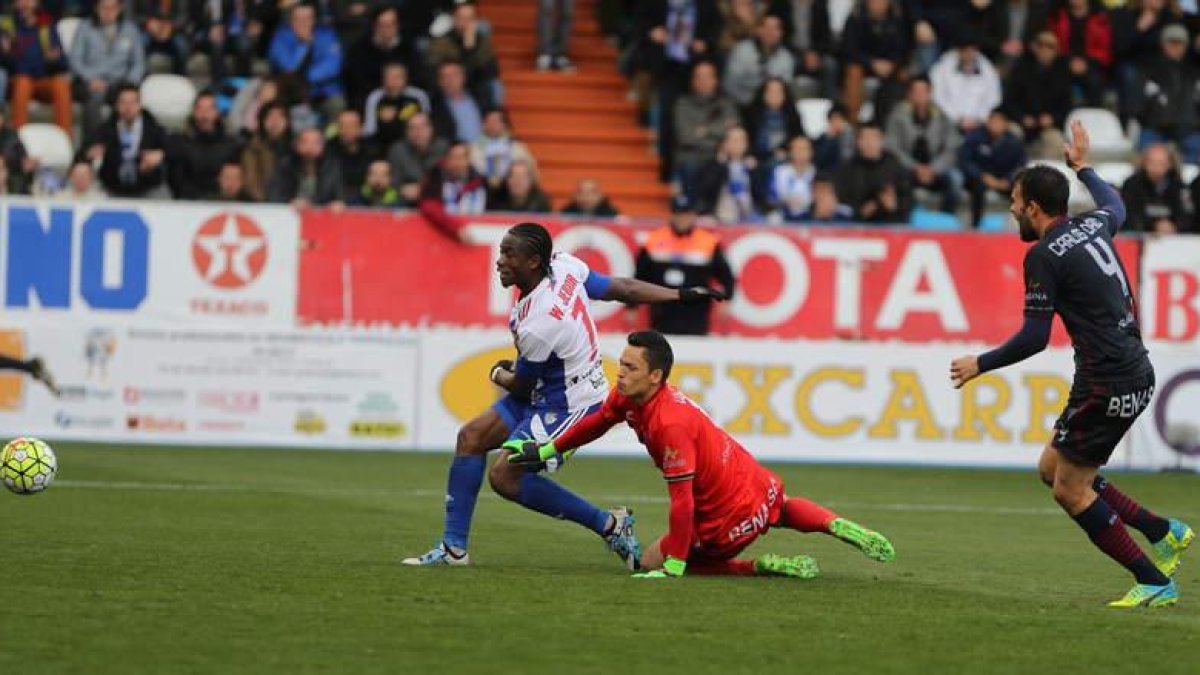 Jebor no fue titular, pero disputó casi todo el partido por la temprana lesión de Aguza y a la postre se convirtió en el goleador decisivo de los locales.