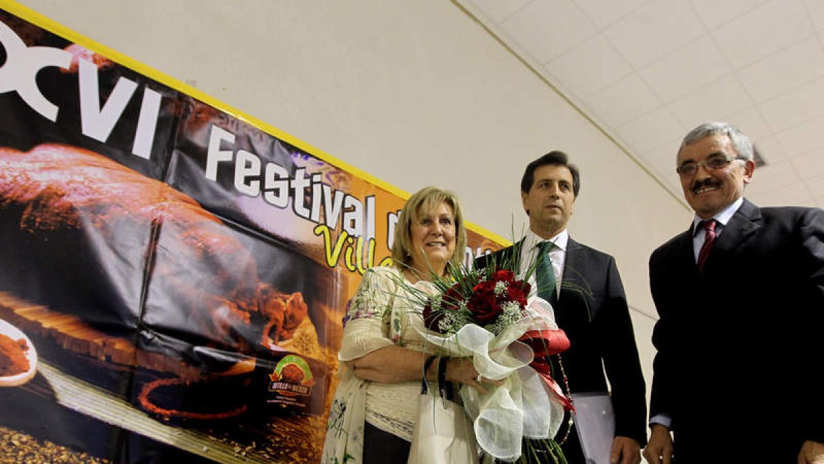 Consuelo Álvarez de Toledo, José Ramón Cerezales y Gonzalo García Pérez.
