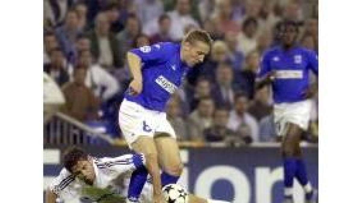 El Real Madrid no sufrió problemas para ganar al Genk belga ayer en el estadio Santiago Bernabéu