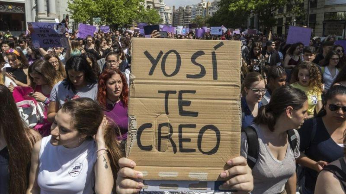 Concentración en Valencia en protesta por la sentencia contra la Manada.
