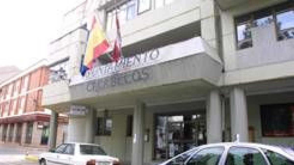 La casa consistorial de Cacabelos en una imagen de archivo