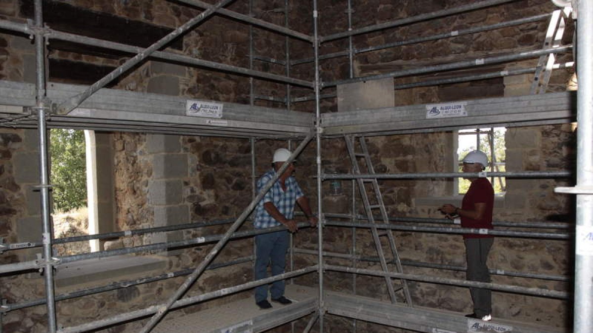 Interior de la torre en una de sus plantas. CAMPOS