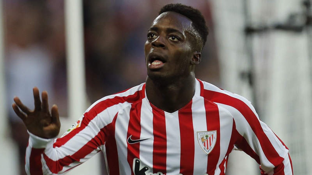 Iñaki Williams celebra el gol que marcó ayer frente al Eibar en San Mamés. LUIS TEJIDO