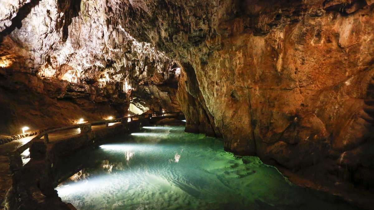 Las cuevas de Valporquero. ICAL