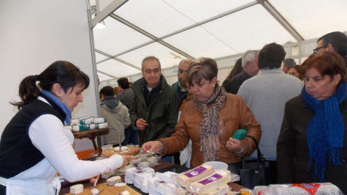 Los productos agroalimentarios no faltaron en la muestra.