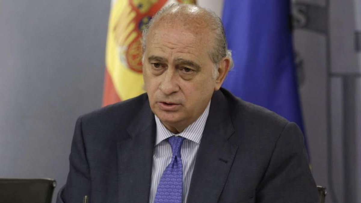 El ministro del Interior, Jorge Fernández Díaz, durante su comparecencia ayer.