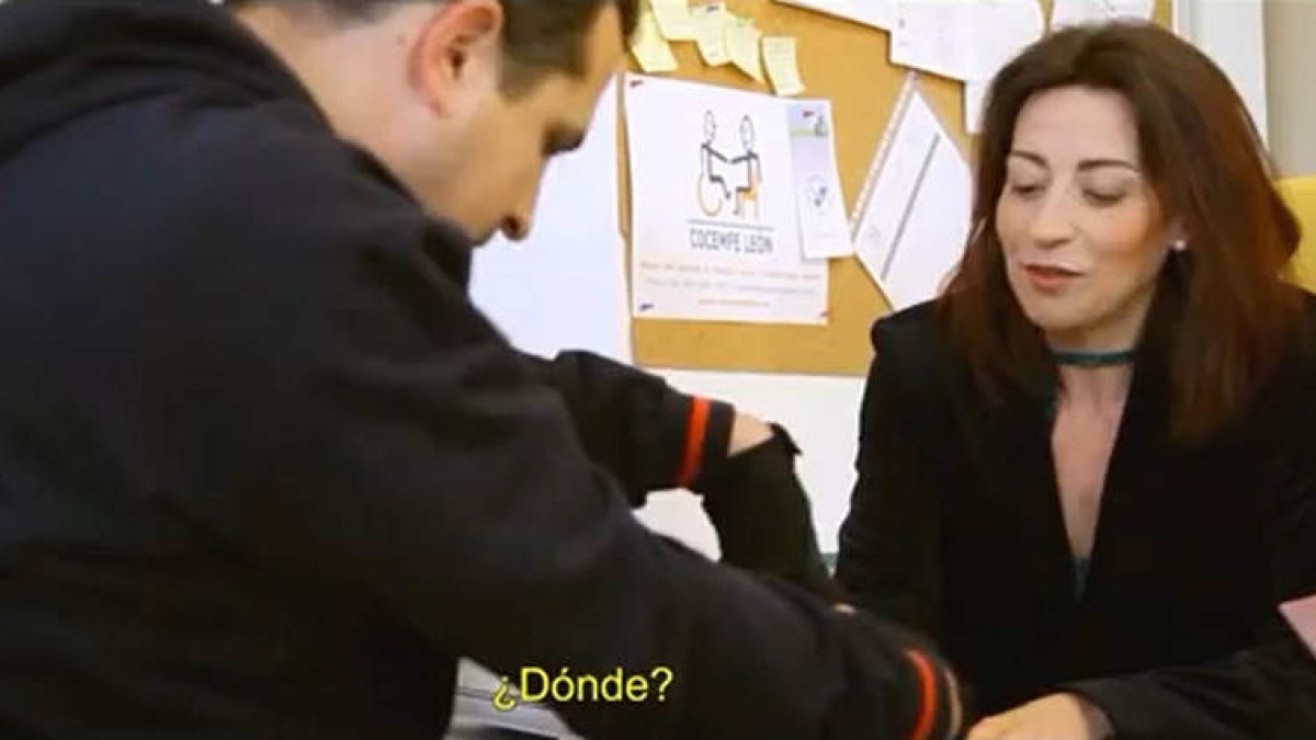 Un momento de la web serie «Perfiles», en la página de Cocemfe.