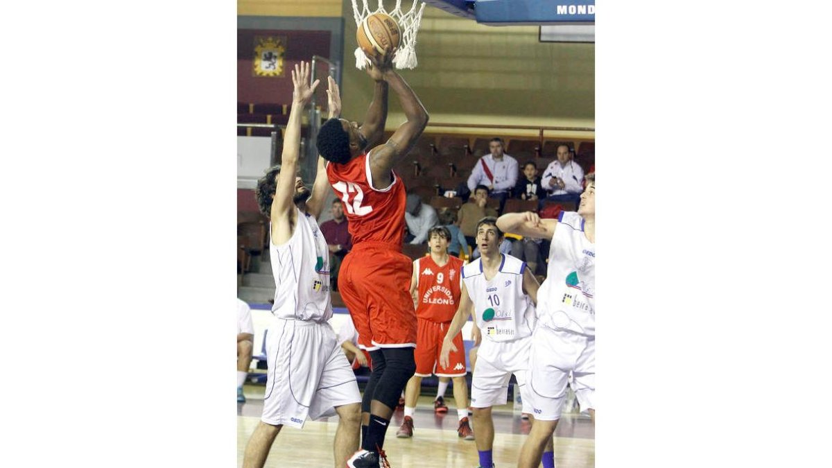 Phillips fue el mejor referente ofensivo del ULE ALN.