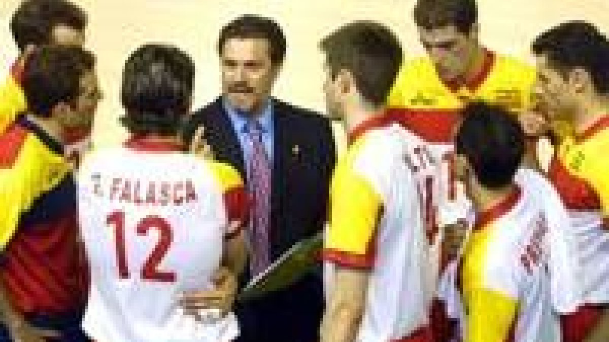 La selección, en la foto, tiene una difícil papeleta para acudir a Atenas