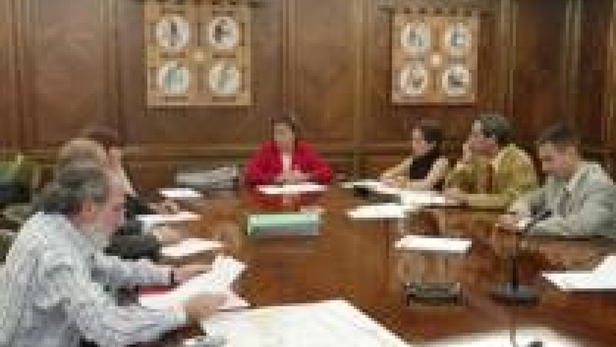 Los técnicos se reunieron con la concejala y el alcalde de León