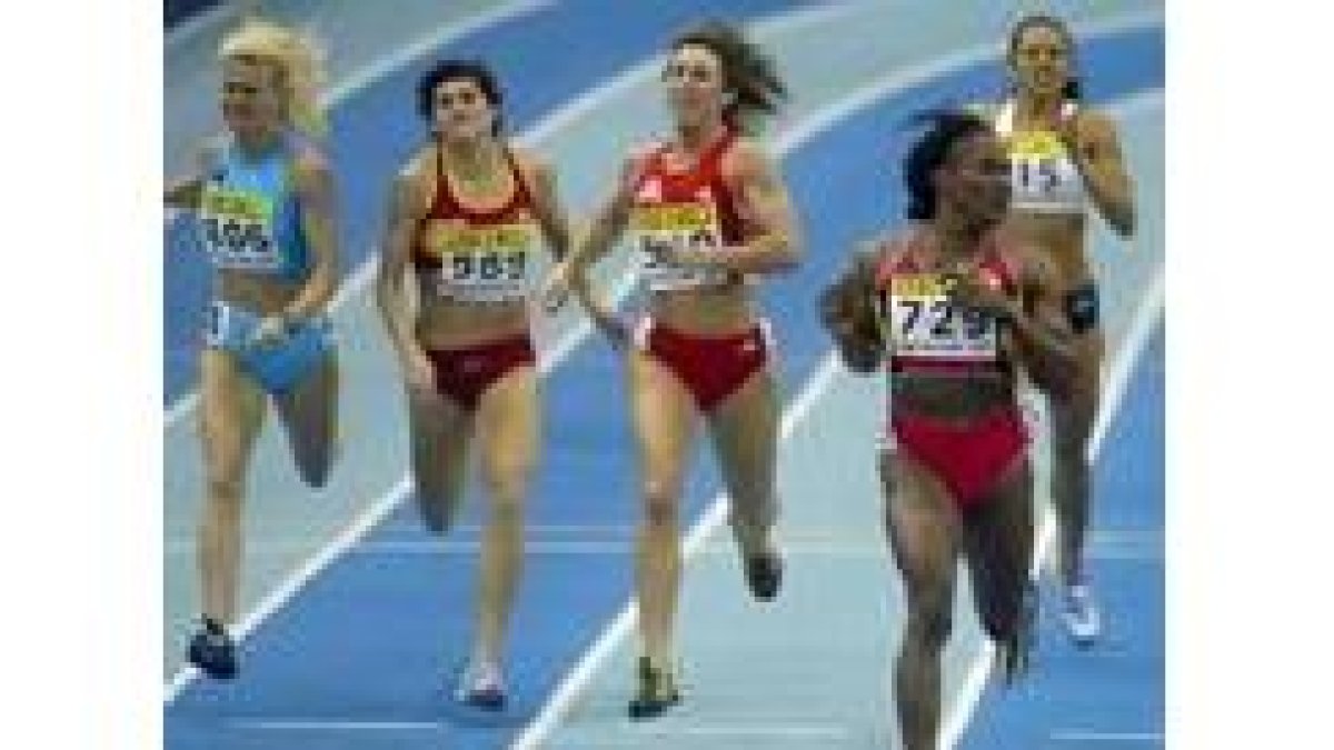 Maite Martínez, segunda por la izquierda, en el sprint que le dio el bronce