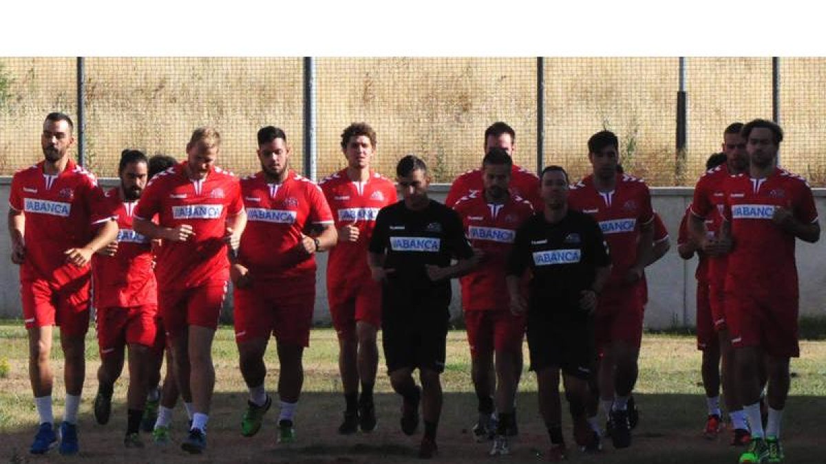 El Abanca Ademar comenzó ayer la pretemporada con una sesión a primera hora de la mañana en el Centro de Alto Rendimiento. JAVIER SUÁREZ-QUIÑONES