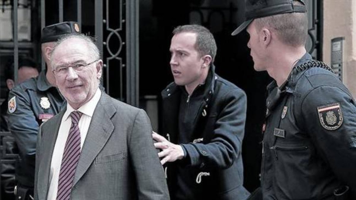 Rodrigo Rato a la salida de su despacho el pasado 17 de abril