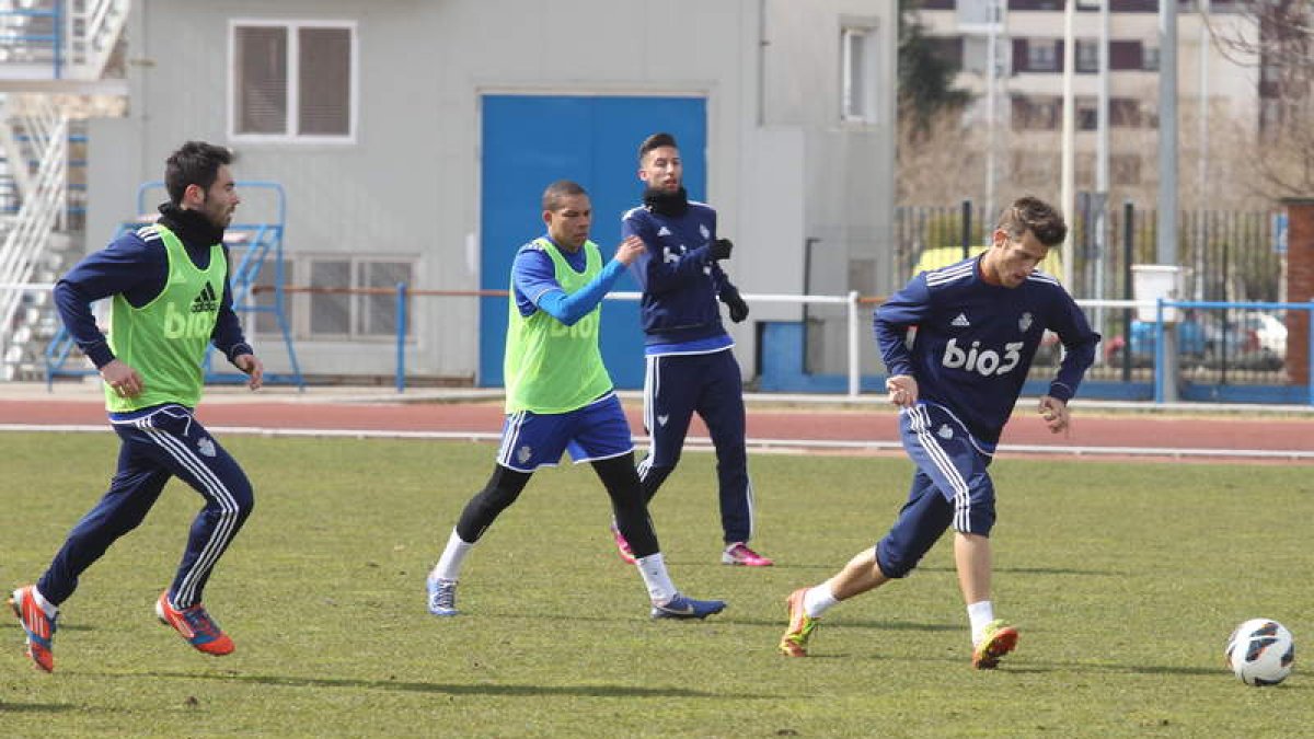 La Deportiva entrenará esta mañana antes de partir hacia Miranda de Ebro, donde juega a las nueve de la noche.