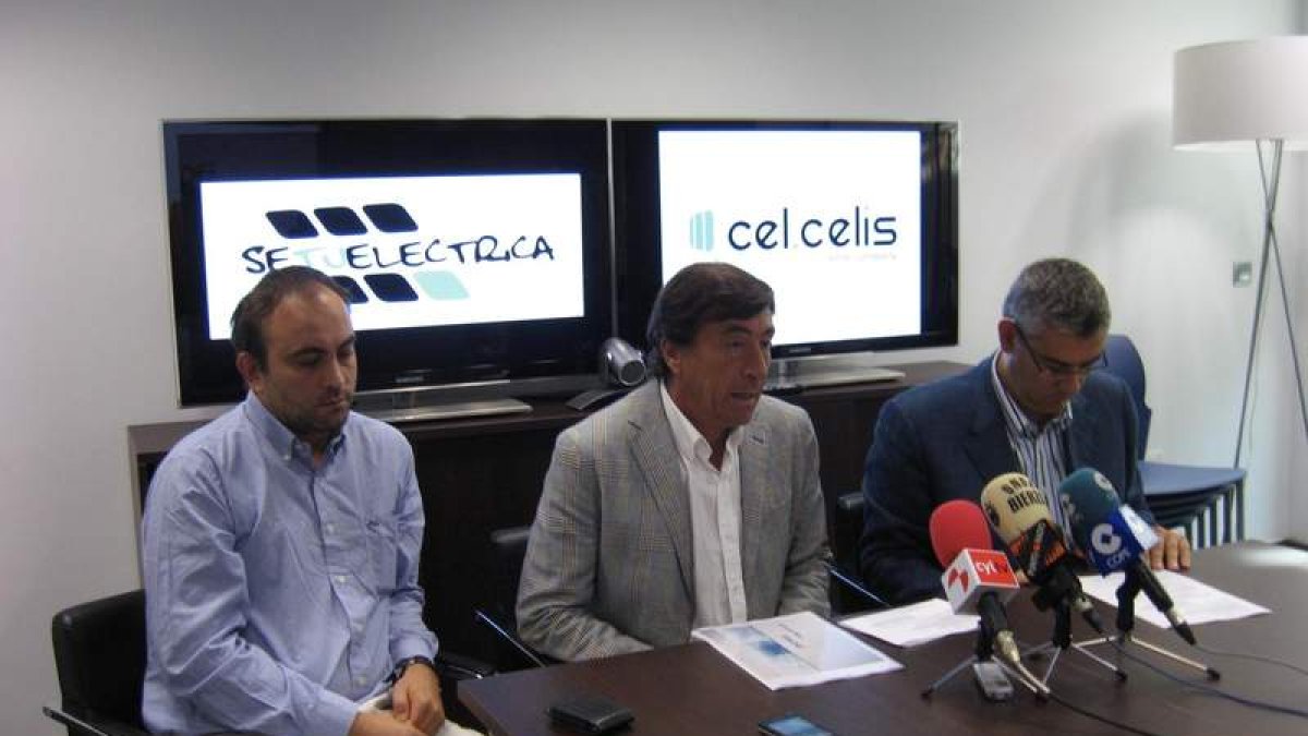 Fernando Suárez, Javier Arias y Víctor Tejuca presentaron ayer el proyecto en Bemibre.