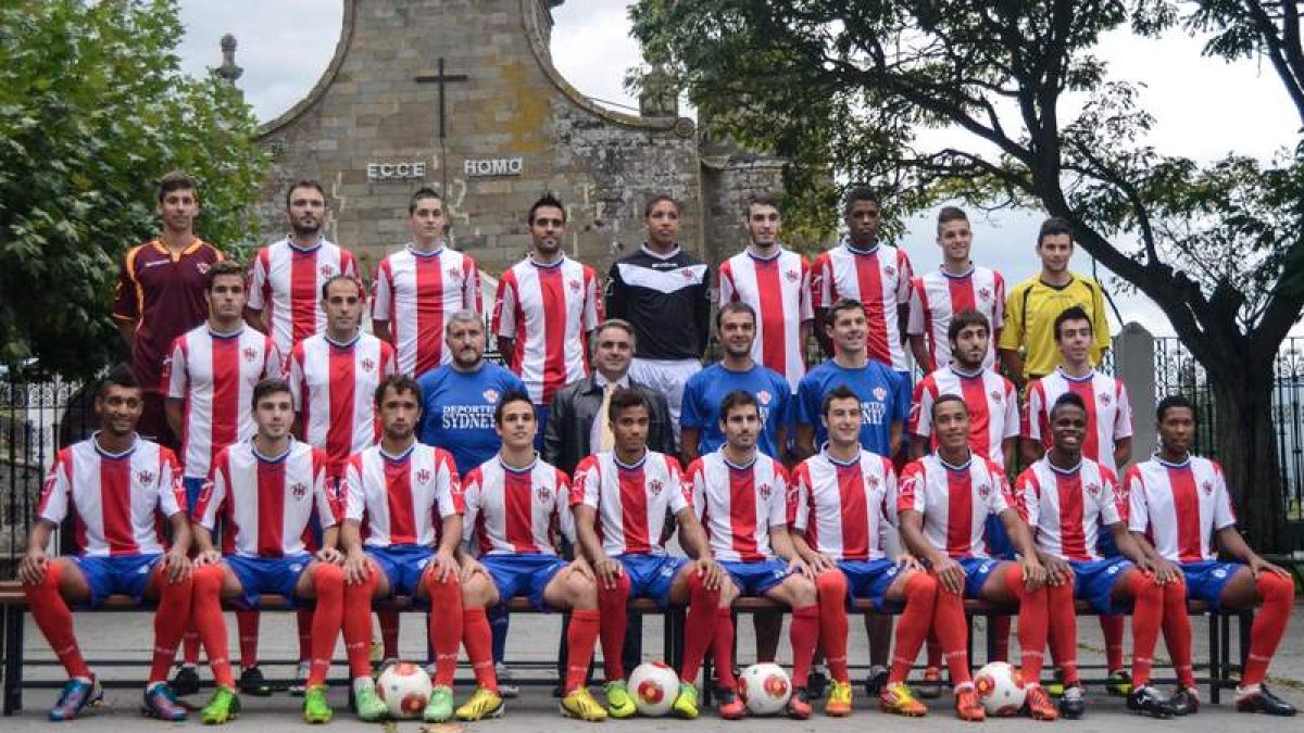 Formación del equipo del Atlético Bembibre que lidera la Primera División Regional Juvenil.