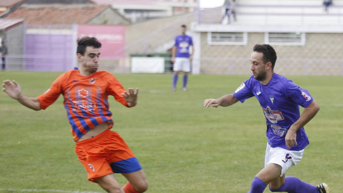 El equipo bañezano sufrió una severa derrota. F. OTERO