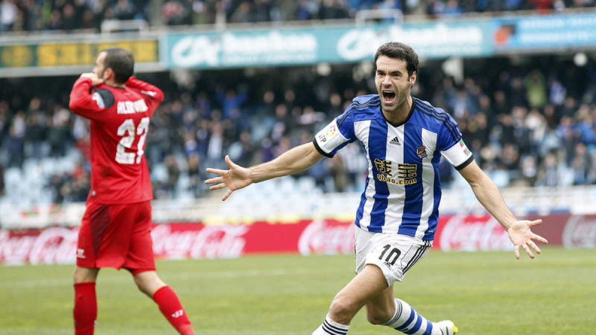 Xabi Prieto celebra efusivamente su gol ante el Sevilla.