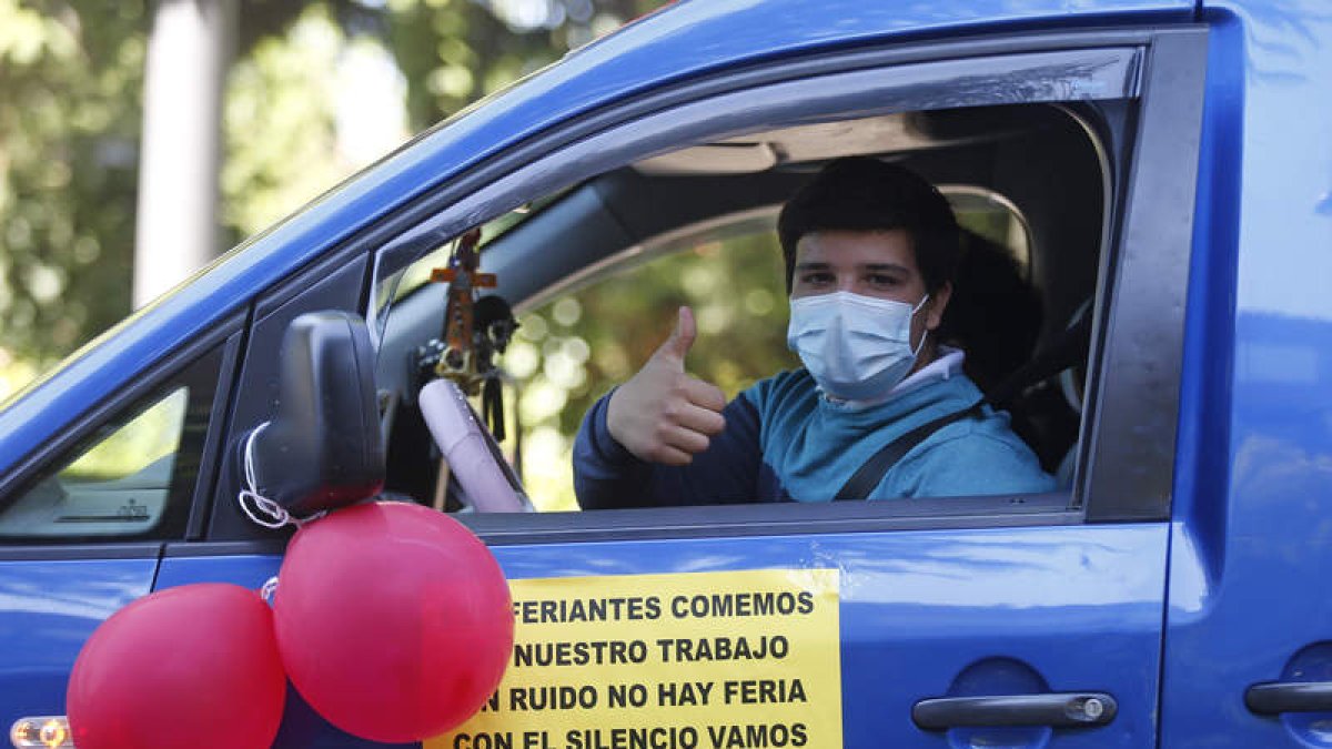 Protesta de feriantes el pasado mes de junio en la capital leonesa. FERNANDO OTERO