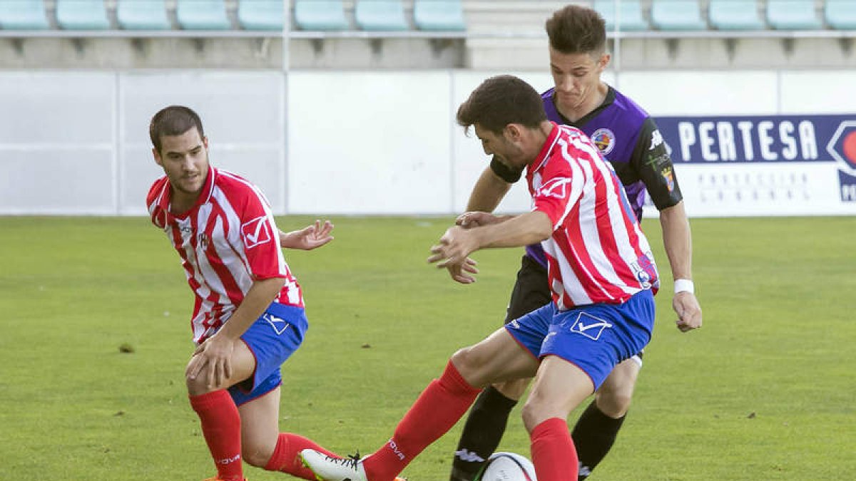 El equipo rojiblanco se vio superado por el filial numantino cuando jugó con uno menos.