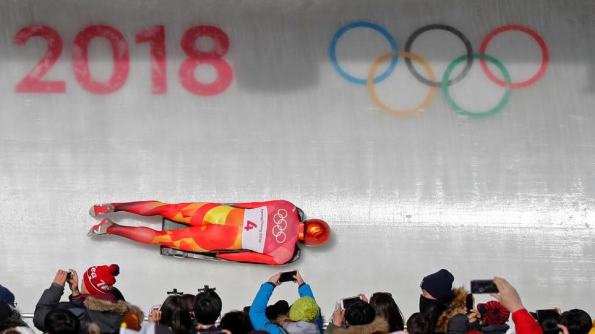 Ander Mirambell, durante su descenso.