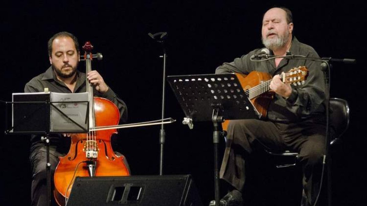 Manuel Madrid y Néstor Paz son dos músicos, intérpretes y compositores que llevan más de veinticinco años trabajando juntos. DL