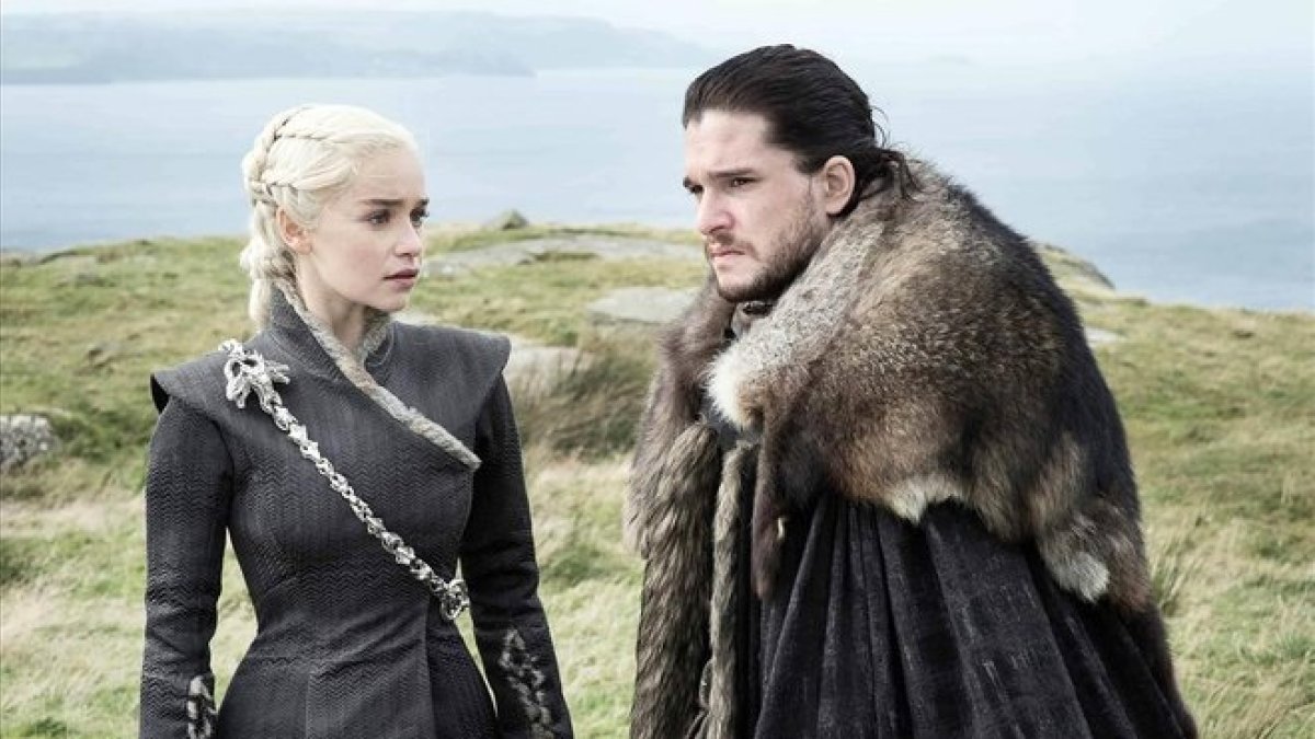 Daenerys Targaryen y Jon Nieve, dos de los personajes más populares de Juego de tronos.