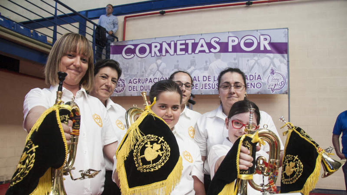 Las gradas de la plaza Mayor fueron para fines sociales. S. PÉREZ