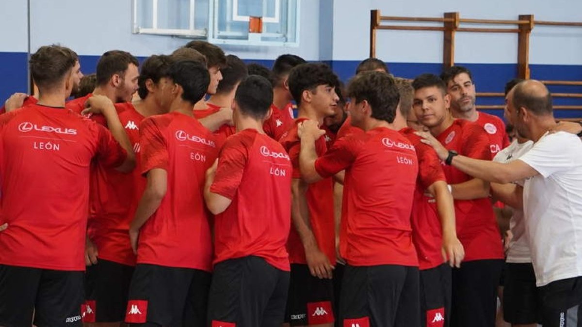 El Abanca Ademar sumó sus dos primeros partidos de pretemporada en Portugal. J. NOTARIO