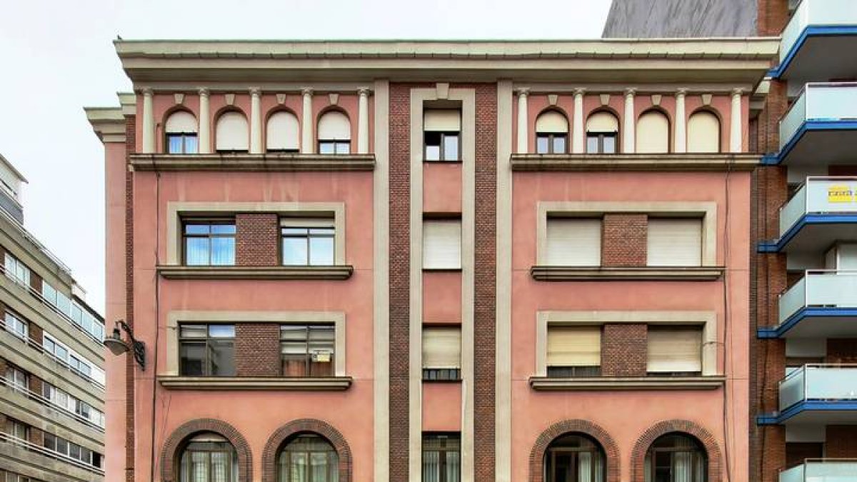 Avda. República Argentina, nº7. OVIDIO PRIETO, 2021