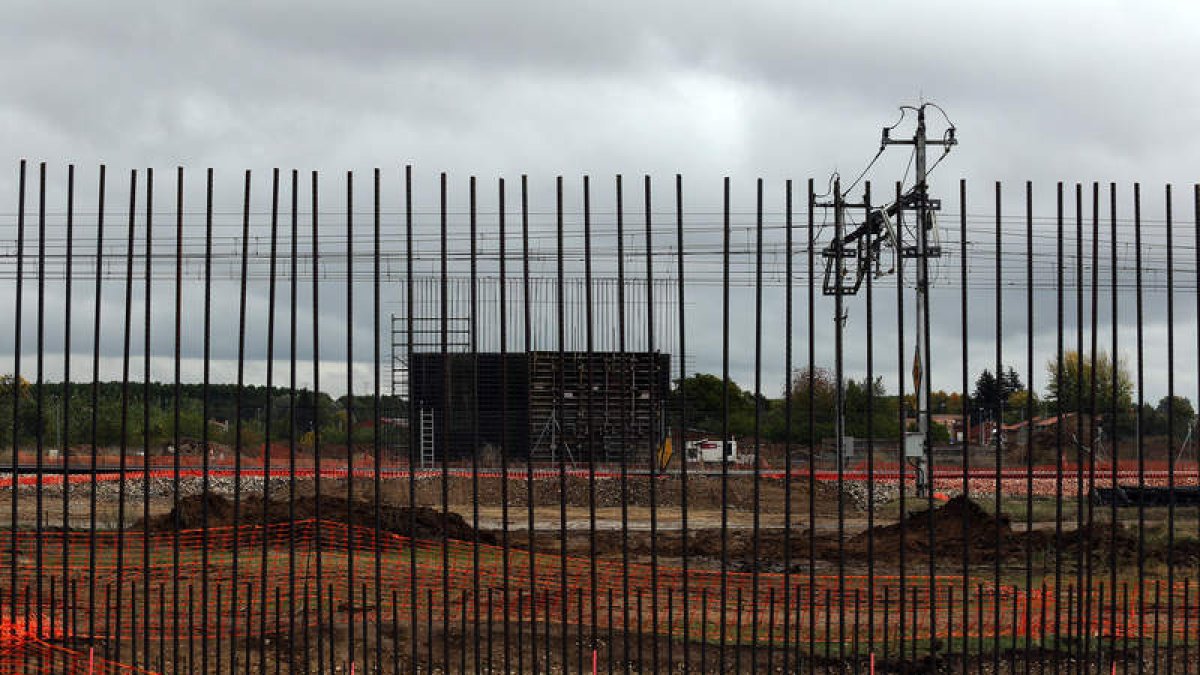 El nuevo puente enlaza el Acceso Sur con la plaza del Cotorrillo de Torneros del Bernesga.