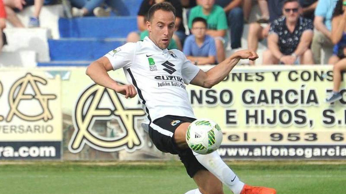 Odei, en la presente temporada jugando con el Burgos CF. EL CORREO DE BURGOS
