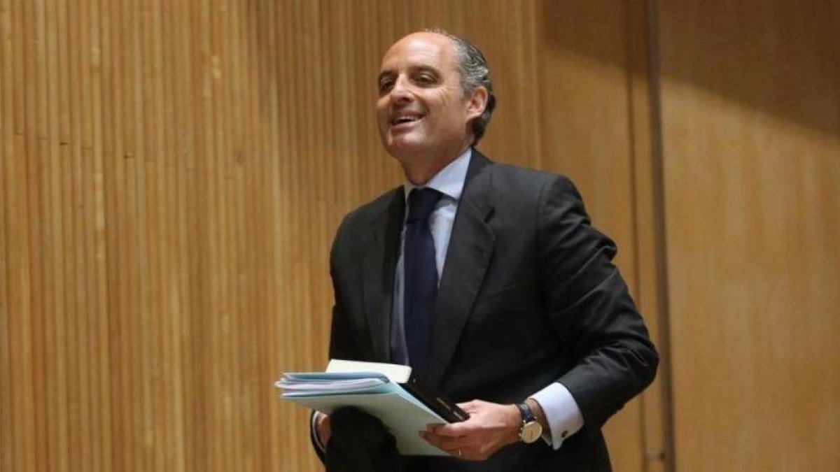 Francisco Camps, esta mañana, en su llegada al Congreso de los Diputados