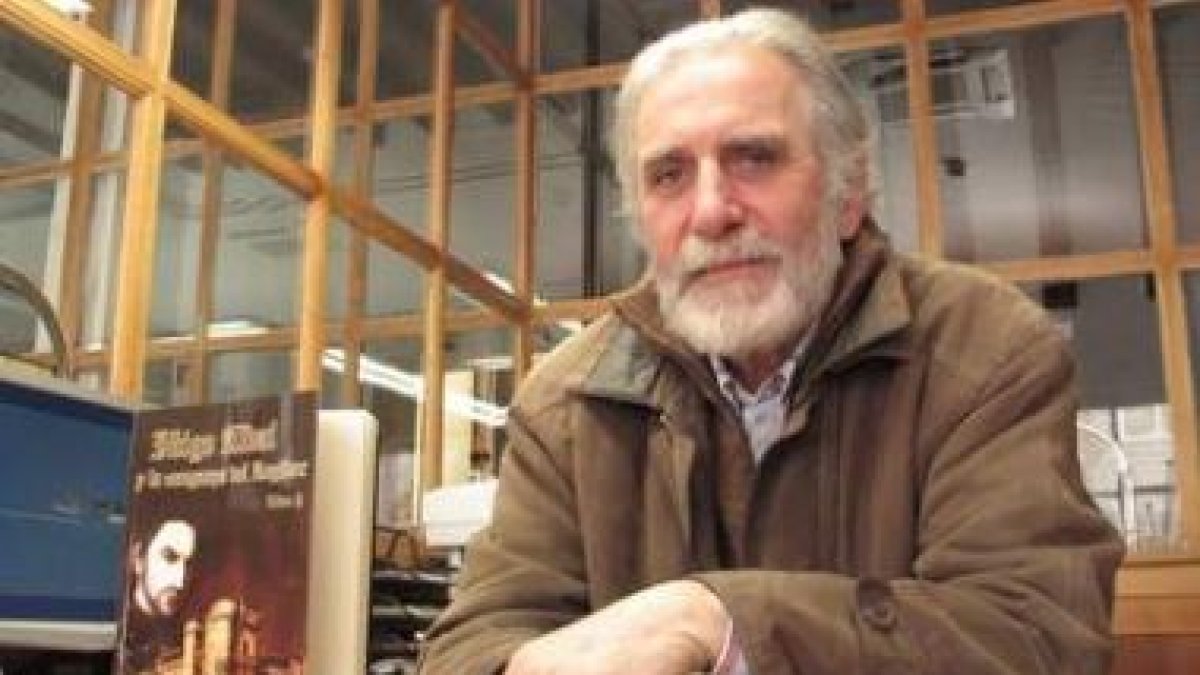 Alfonso Martínez ha conseguido sello editorial para la segunda parte de su trilogía.