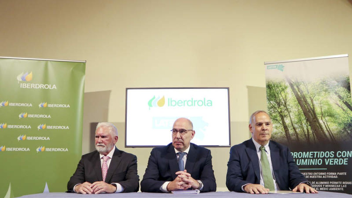 Macario Fernández, Carlos Martín Tobalina y Mario Ruiz-Tagle. EFE