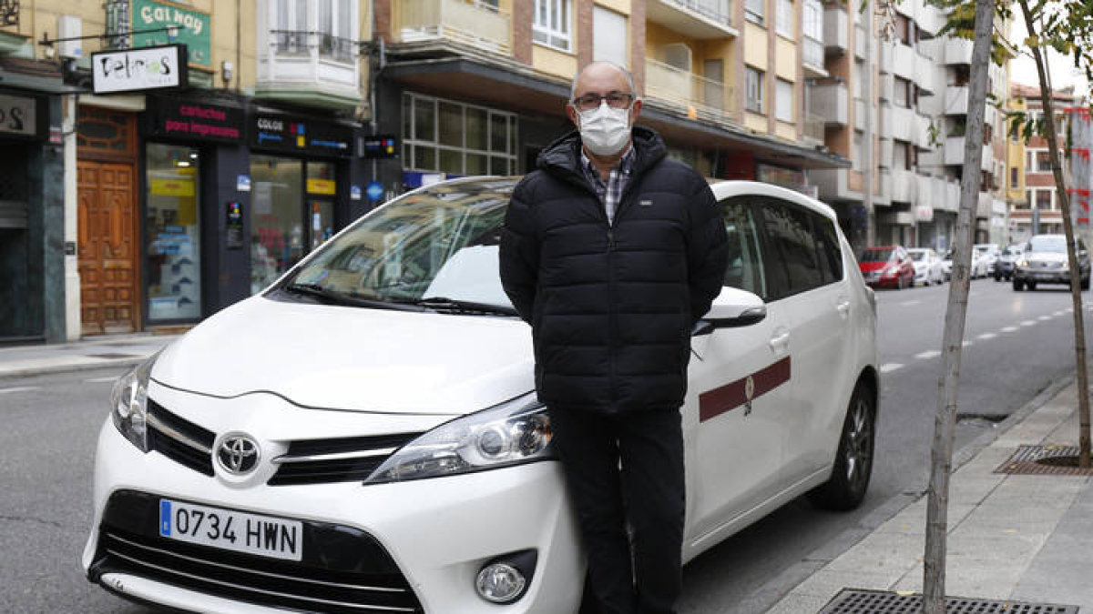 Reportaje sobre el toque de queda. F. Otero Perandones.