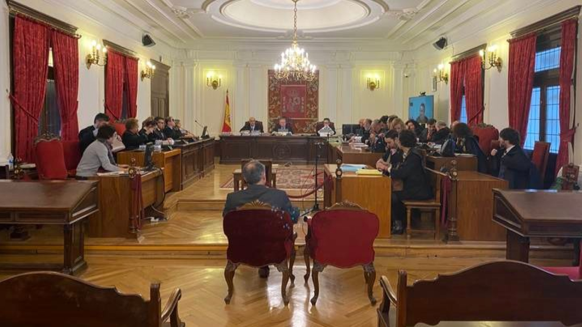 El juicio inicial se celebró en León en febrero de 2020. RAMIRO