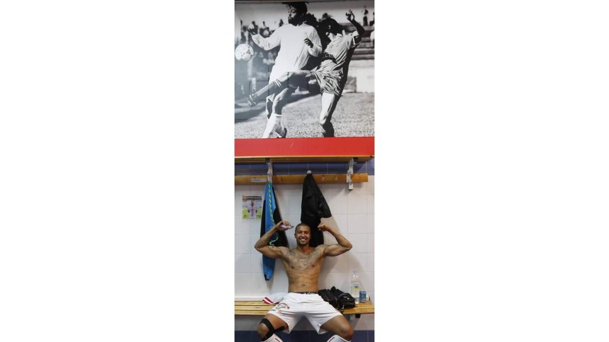 ‘El Mariscal’ Zuiverloon anima a la afición leonesa. JESÚS F. SALVADORES