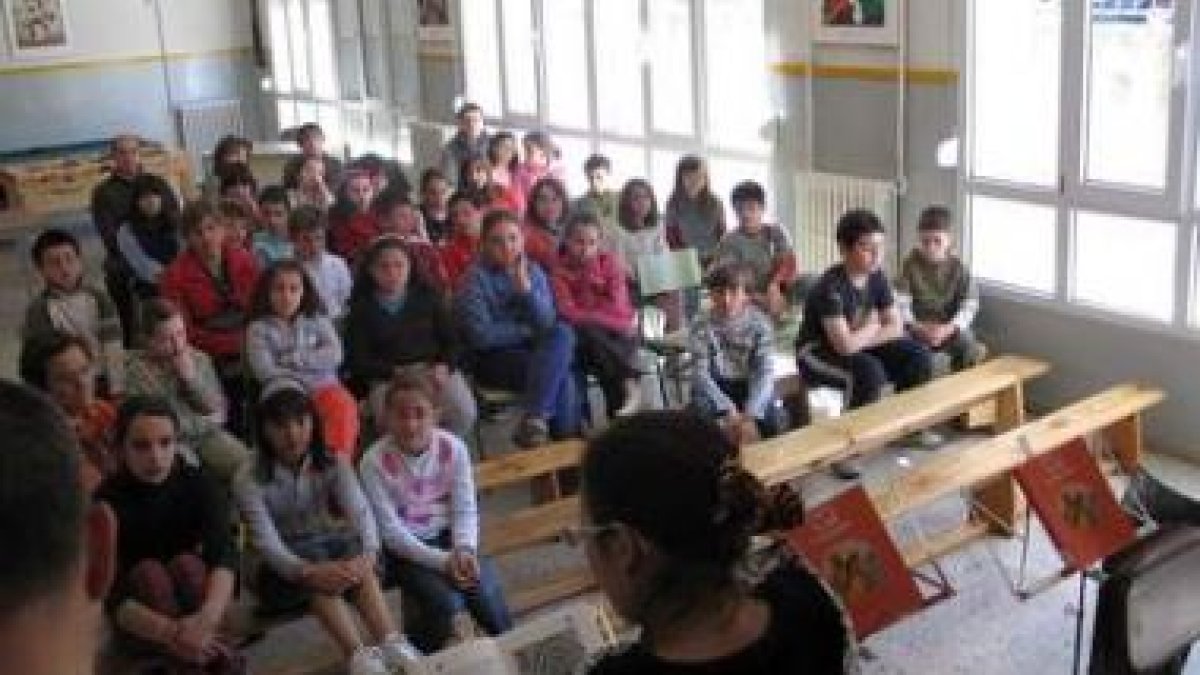 Los alumnos del colegio Manuel A. Cano de Cistierna celebraron el Día del Libro