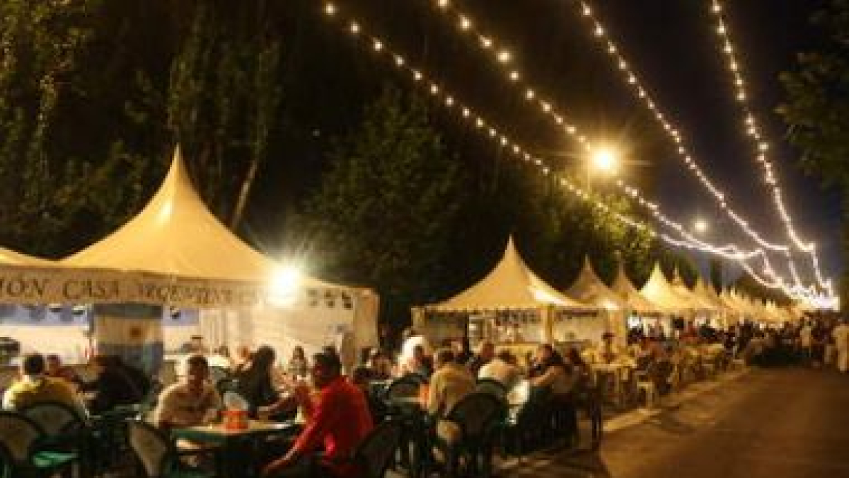El recinto ferial cuenta con 34 atracciones y se sitúa en la avenida Sáenz de Miera.
