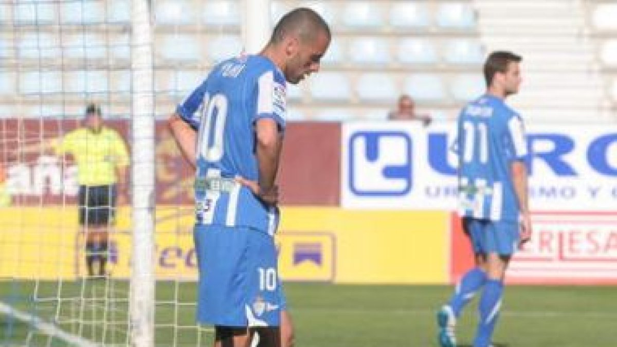 Aunque restan cuatro partidos, el choque ante el Barcelona B supuso la confirmación del descenso.