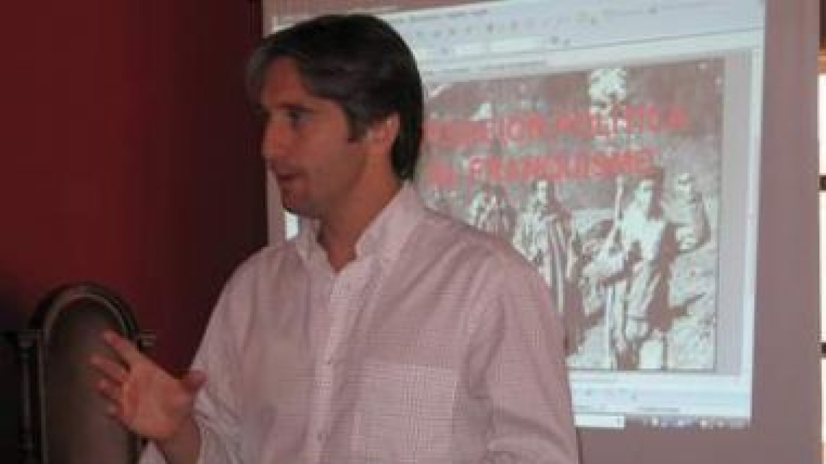 Enrique Berzal en una de las charlas del curso de verano.