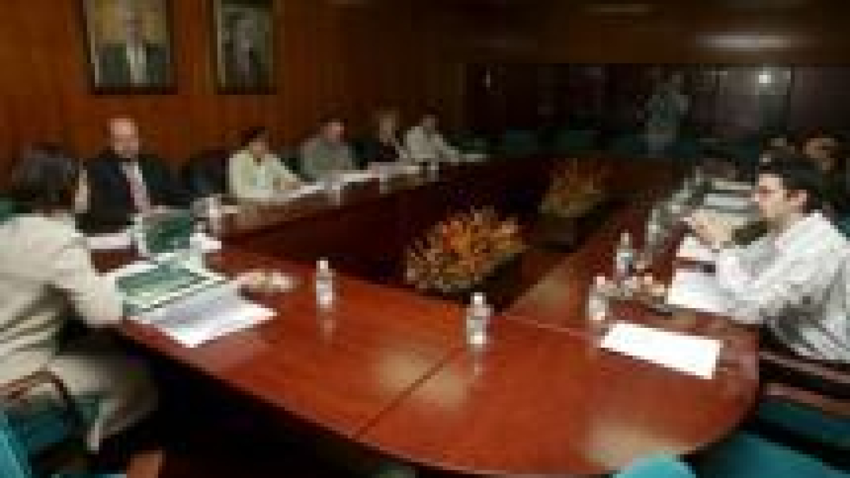 Imagen de la comisión que se encarga de redactar el nuevo Estatuto de la Universidad leonesa