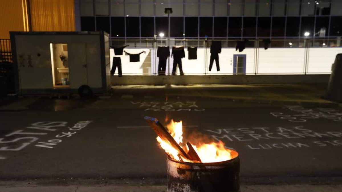Campamento de resistencia laboral ante Vestas. MARCIANO PÉREZ