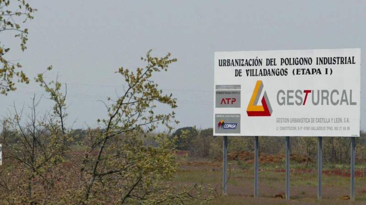 Hace dos décadas se iniciaron los trabajos de la primera fase del polígono, que ahora trabaja ya en su ampliación. RAMIRO
