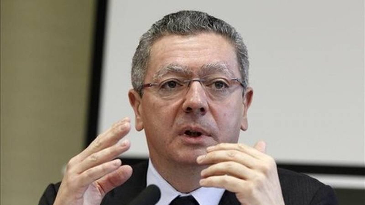 Alberto Ruiz Gallardón, durante la inauguración del curso de verano de la Universidad Complutense