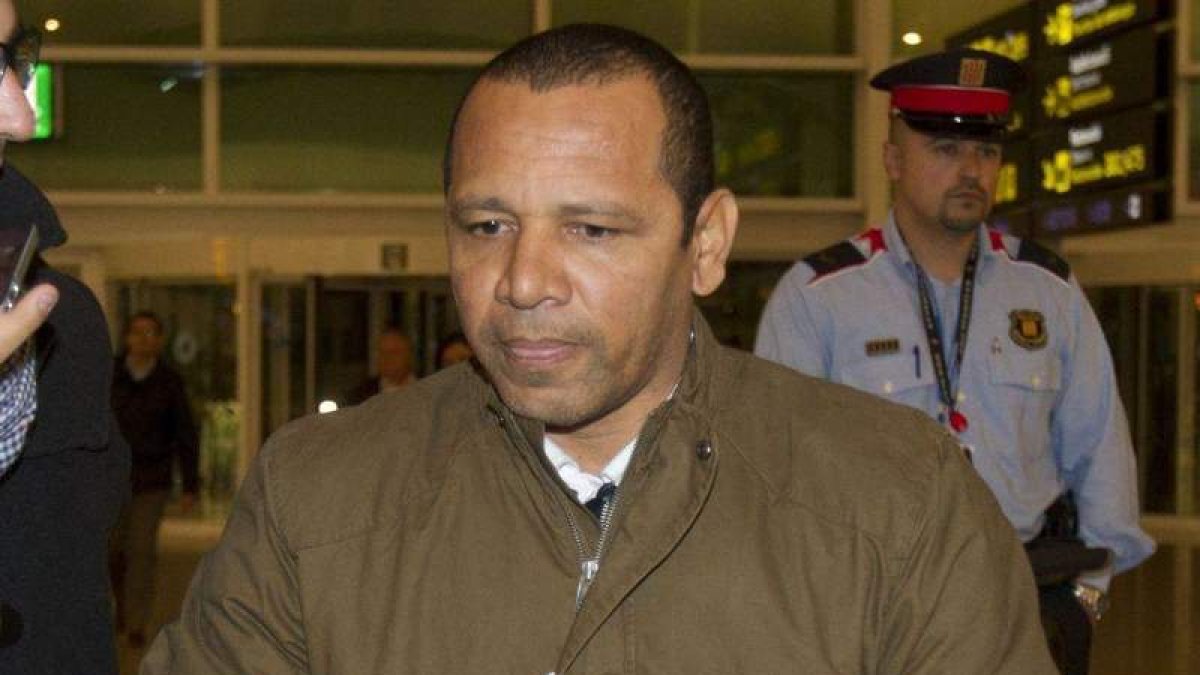 El padre de Neymar declarará por el traspaso de su hijo.