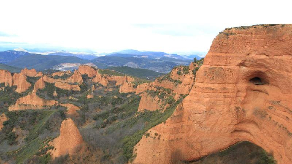 La cueva del mirador de Orellán, en Las Médulas.
