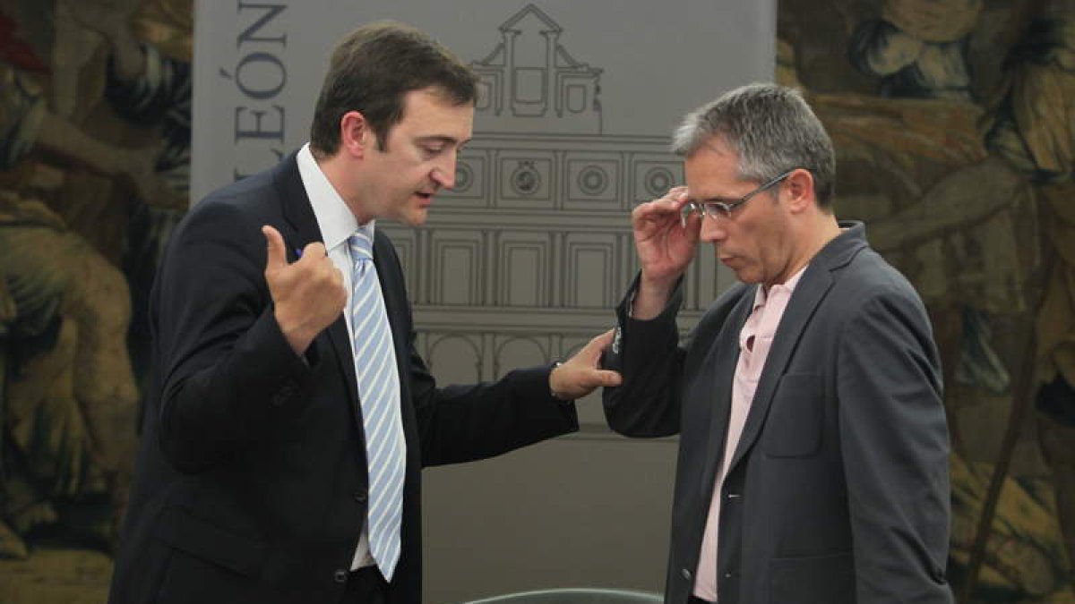 Joaquín Rodríguez conversa con López Benito minutos antes de Consejo de Administración de León.
